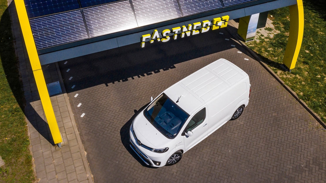 Toyota-PROACE-Electric-exterieur-Fastned
