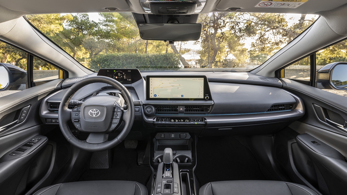 Toyota-Prius-interieur-zwart-dashboard-stuur-bekleding.jpg
